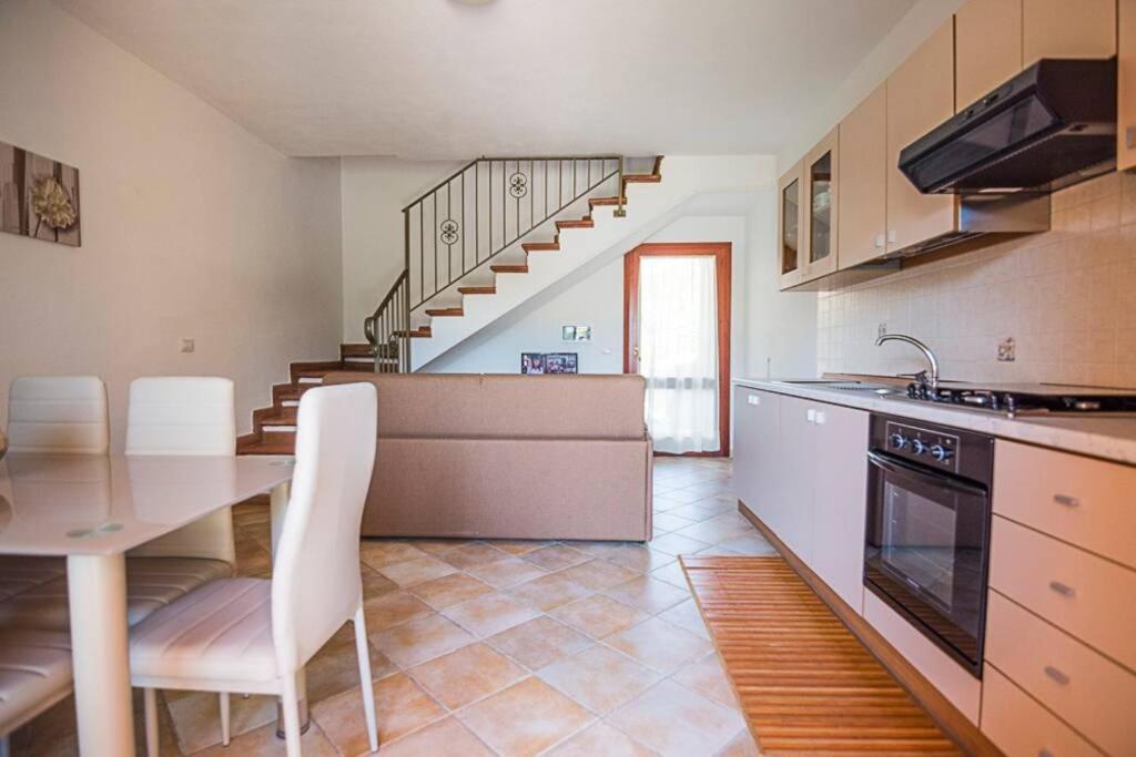 Villa Molly San Teodoro  Bagian luar foto